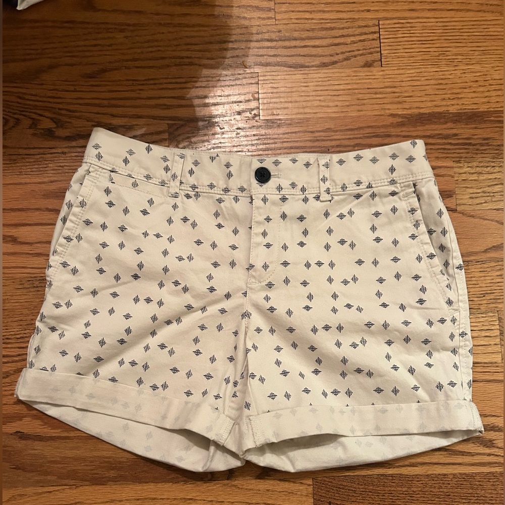 Banana Republic Women's Sz 0 Cotton Blend Preppy Cream & Black Geometric Shorts